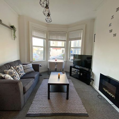 Cheap & Cheerful Apartment Near Bangor Marina エクステリア 写真