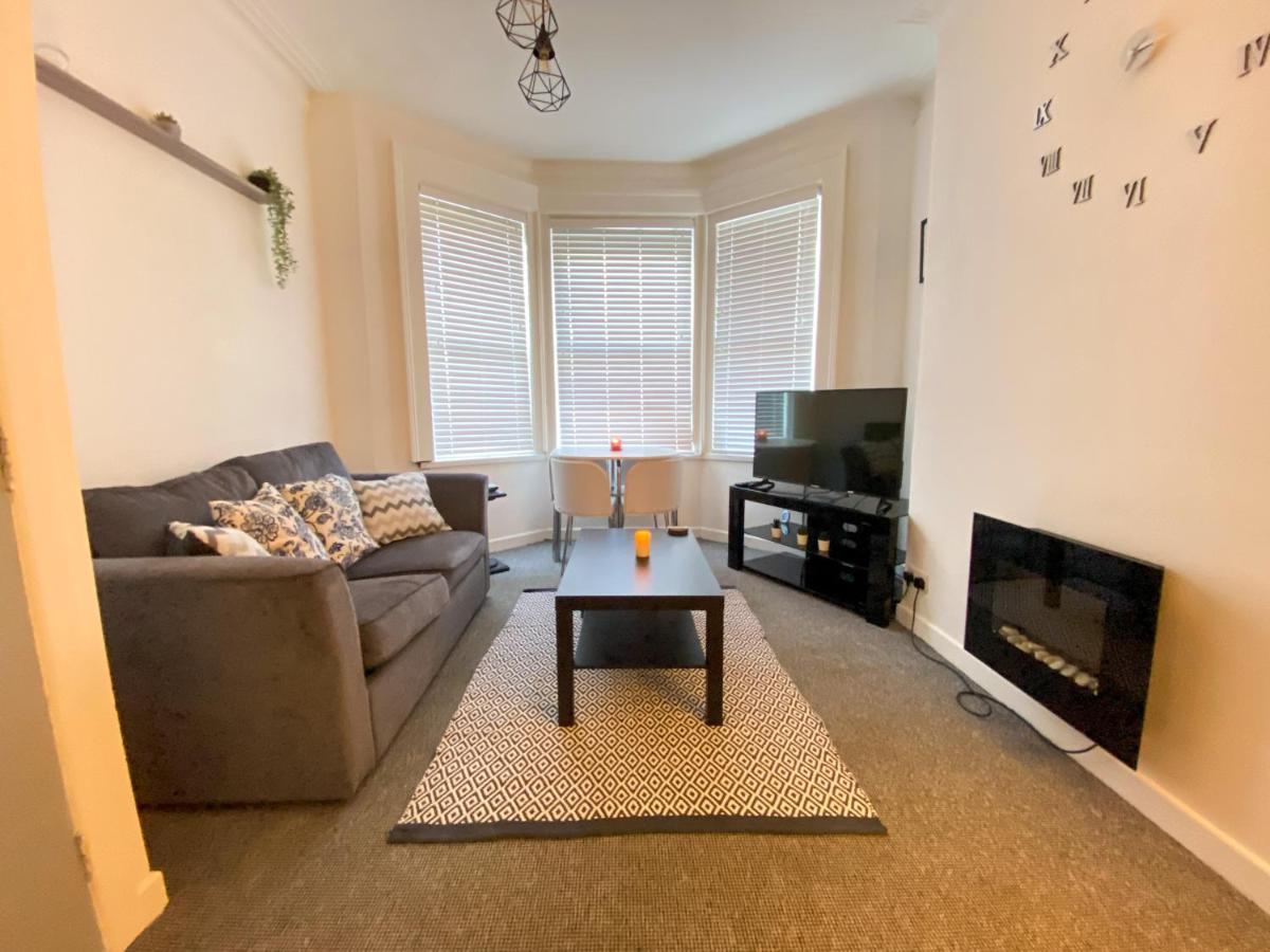 Cheap & Cheerful Apartment Near Bangor Marina エクステリア 写真