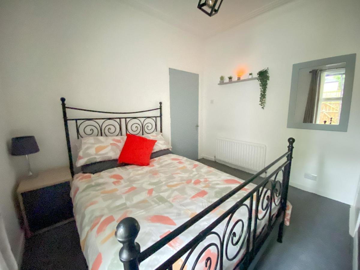 Cheap & Cheerful Apartment Near Bangor Marina エクステリア 写真
