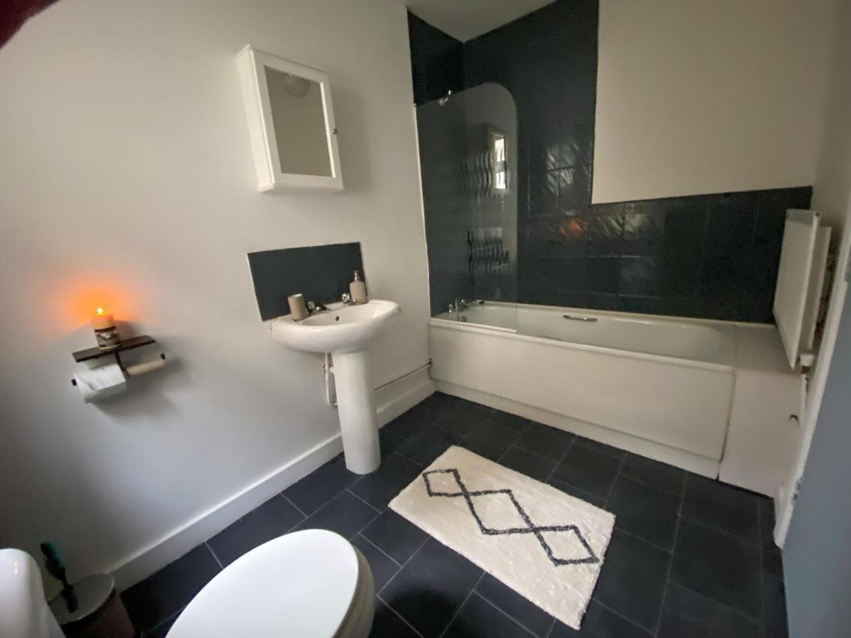 Cheap & Cheerful Apartment Near Bangor Marina エクステリア 写真