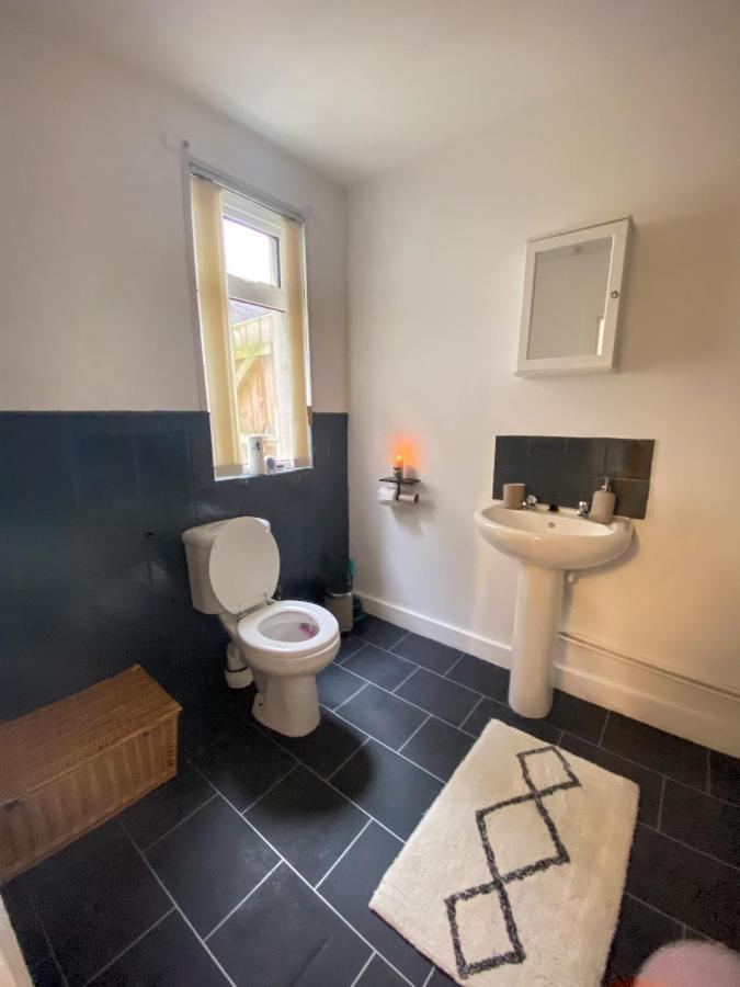 Cheap & Cheerful Apartment Near Bangor Marina エクステリア 写真