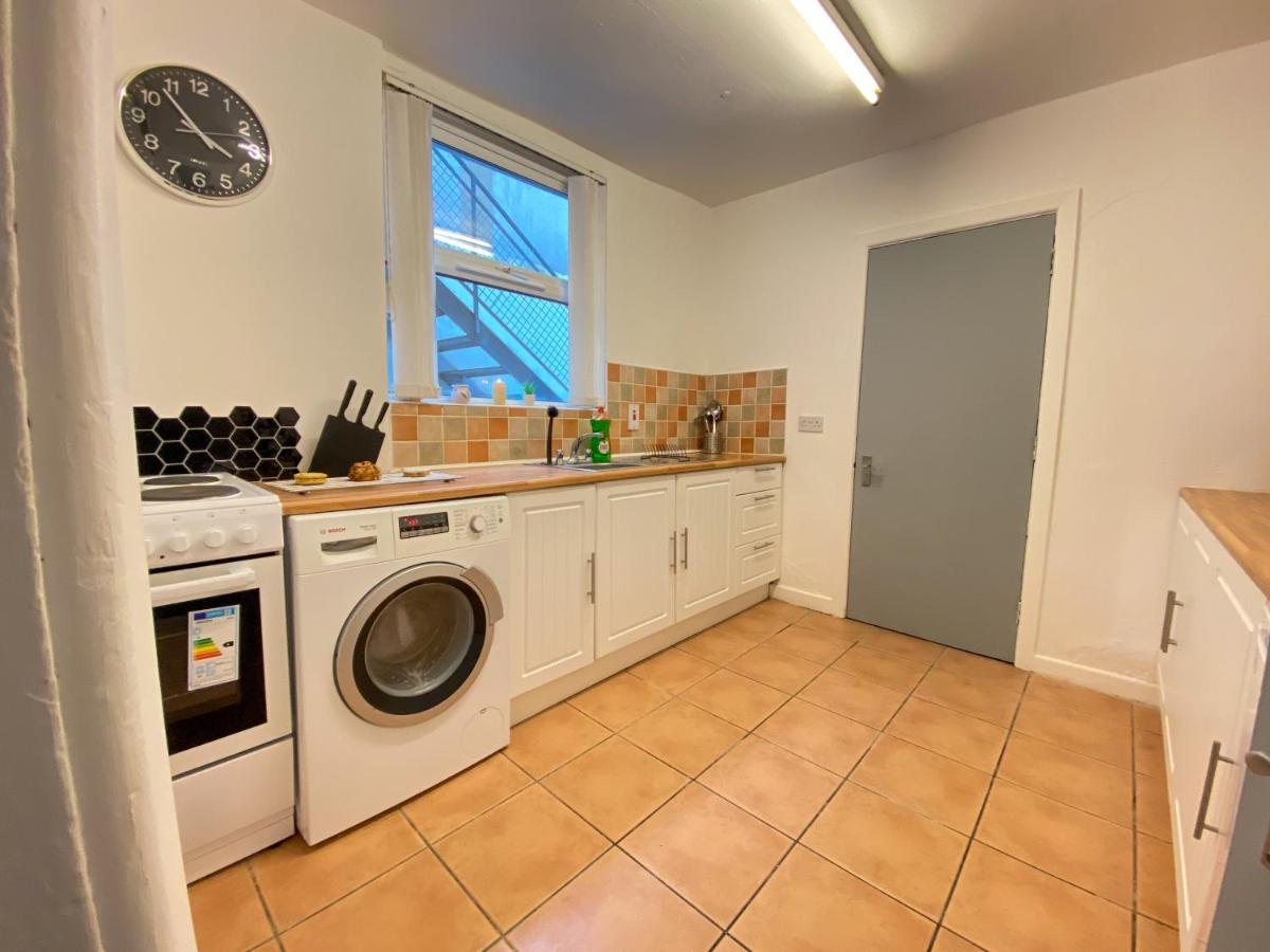 Cheap & Cheerful Apartment Near Bangor Marina エクステリア 写真