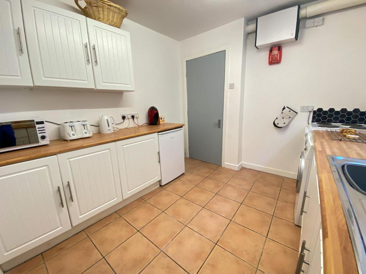 Cheap & Cheerful Apartment Near Bangor Marina エクステリア 写真