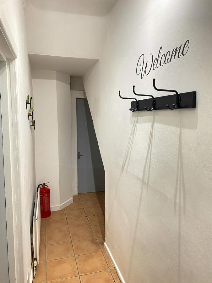 Cheap & Cheerful Apartment Near Bangor Marina エクステリア 写真